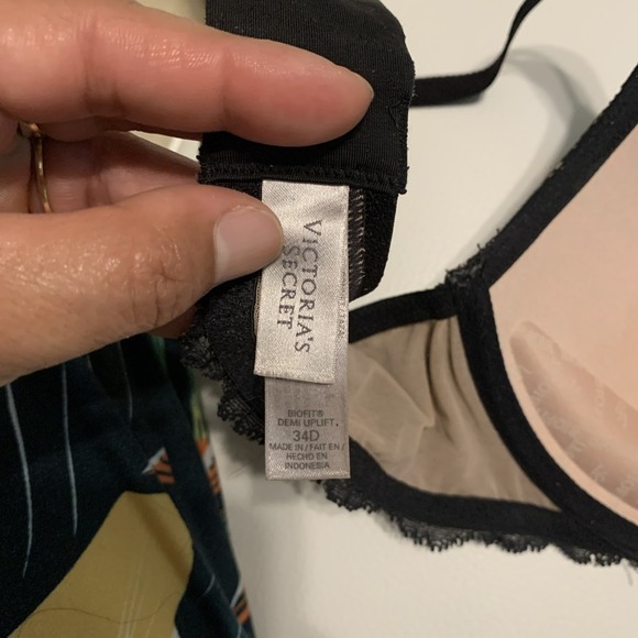 Victoria's Secret BioFit Multi-Way Black Lace Bra 34D - Picture 5 of 5